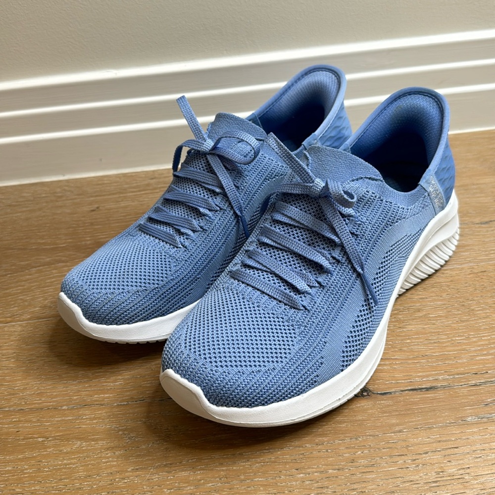 Barely worn Sketchers Ultra Flex 3.0 slip in women’s 8 periwinkle